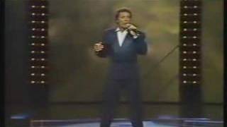 Tom Jones sings Born To Be Me - Live 1987