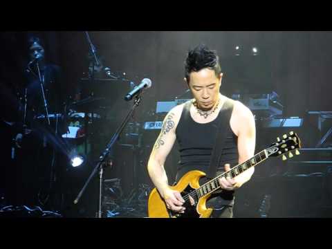 黃貫中-灰色軌跡 ( 英雄有分數台北演唱會2016-4-30)