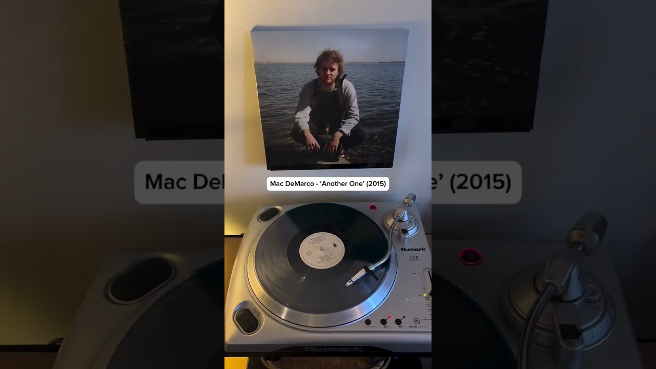 🥶 we’re staying in and listening to vinyl 