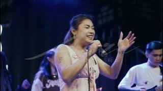 ROLLING IN THE DEEP - ADELE | AERA COVERS (LIVE COVER)