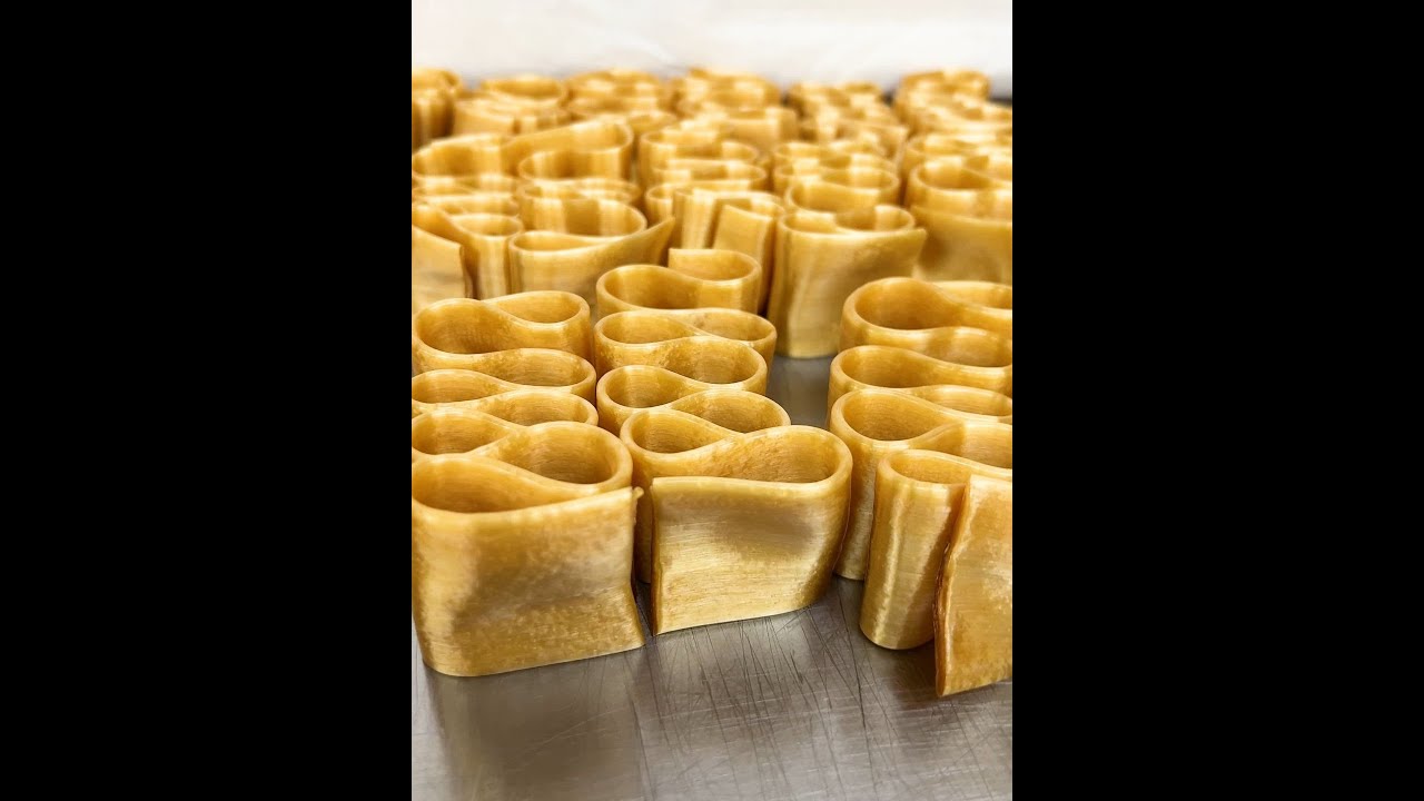 This Candy Made From Mollasess 😊How Do We Make Molasses Ribbons that