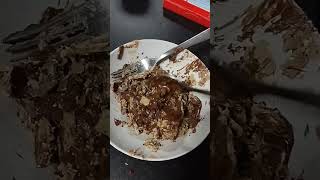 Kinder Bueno Rice Krispie Cakes . Viral