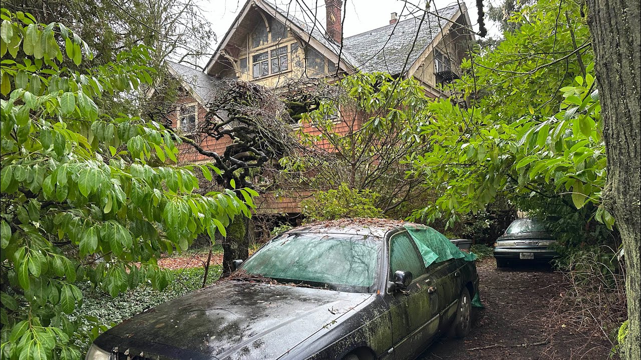 FROZEN IN TIME! Exploring an incredible ABANDONED time capsule farmhouse. (They left everything!)