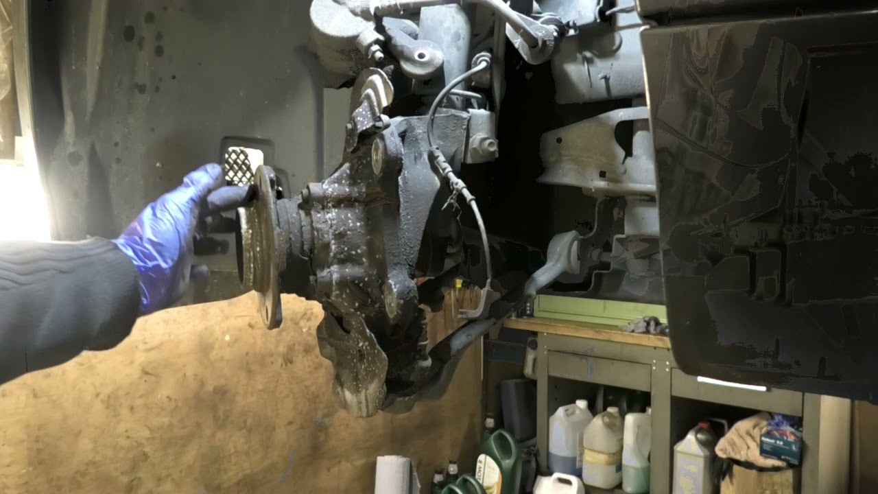 BMW e87 auto 118i 2005 front brake discs and pads replacement YouTube