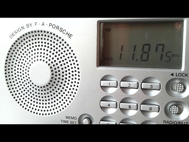 【希少／使用歴2回】GRUNDIG社製ラジオ YACHT BOY P2000 希少／使用歴2回】GRUNDIG社製ラジオ YACHT BOY P2000 希少／使用歴2回