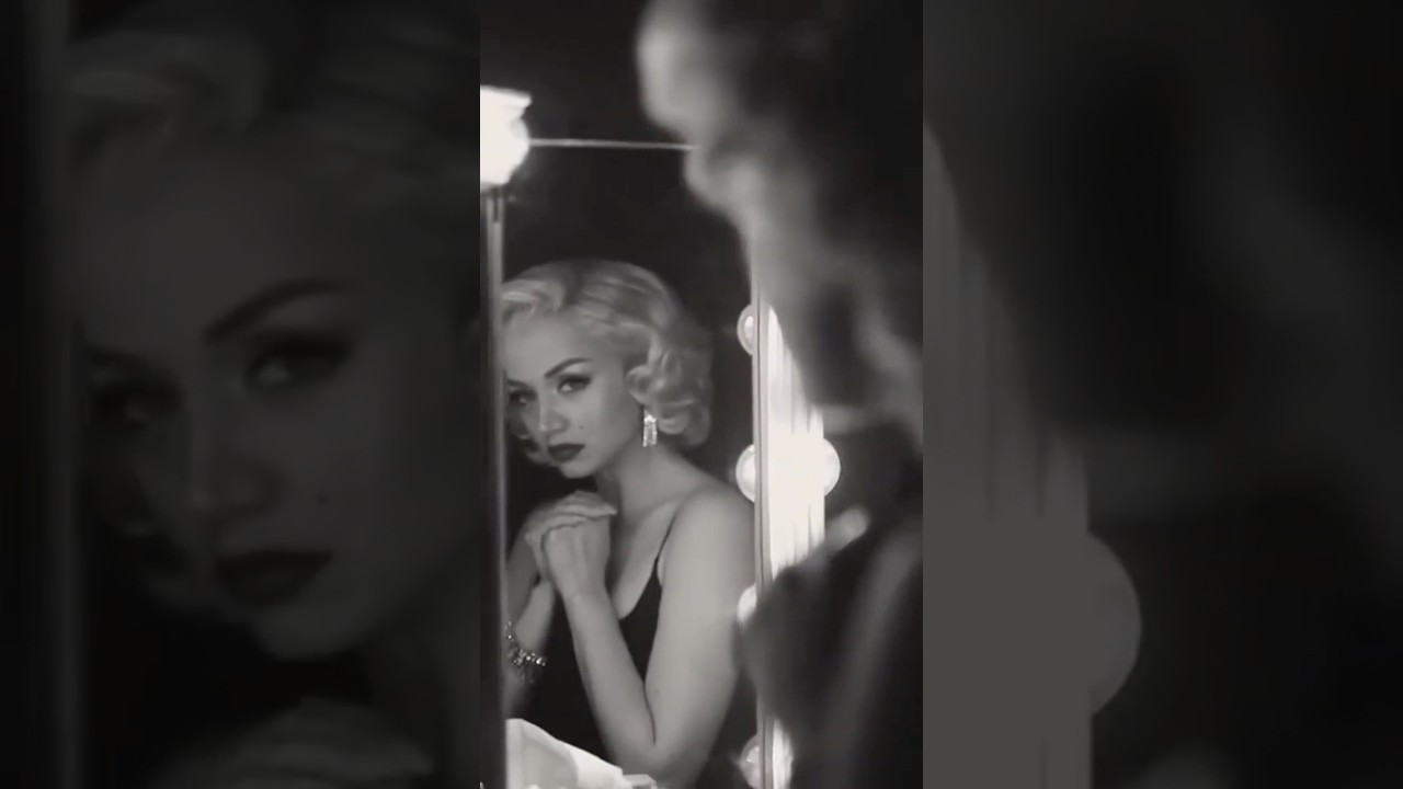 💋Blonde Brilliance in One Frame