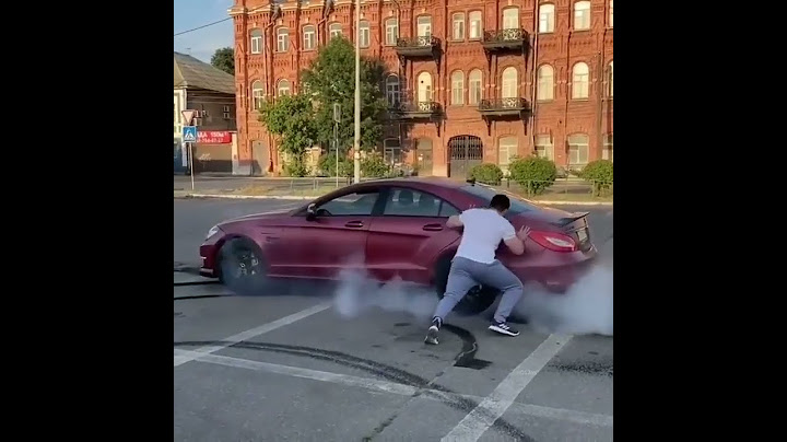 Mercedes AMG CLS 63 drifting