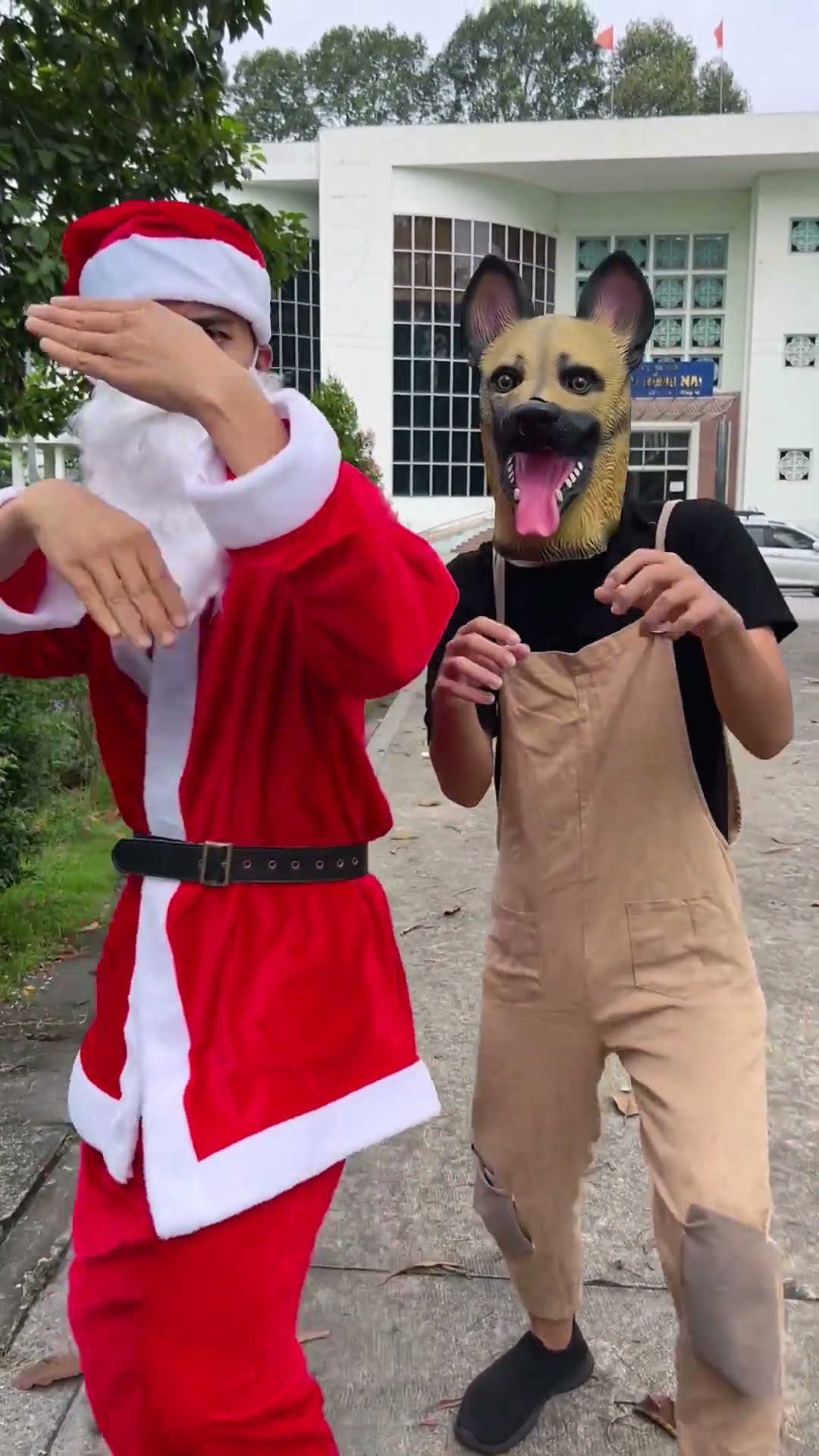 LNS - Siêu nhân \u0026 Ông Già Noel || Superman vs Santa Claus battle #shorts