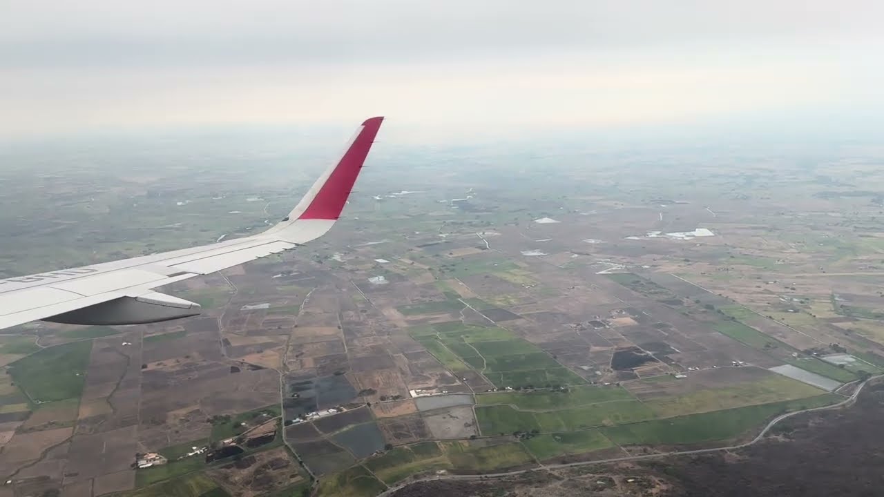 Descenso al aeropuerto Internacional José Joaquín de Olmedo, LATAM, A320