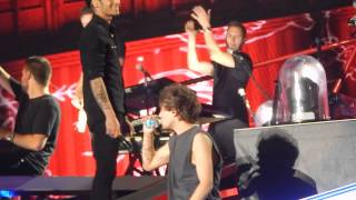 Download Lagu One Direction - Louis being super cute :) + a bit of Use Somebody - Atlanta, 10/1/2014 MP3