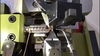 Jewelry chain making curb chain machine