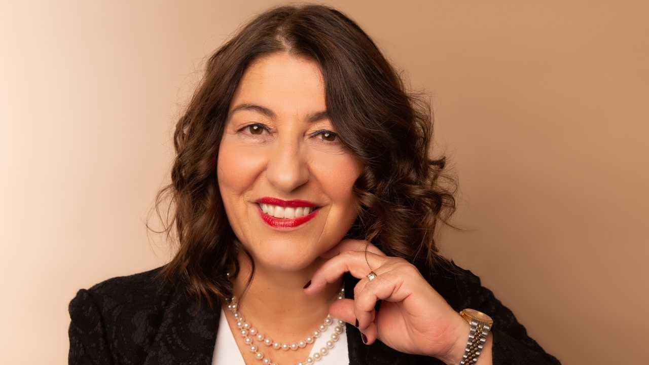 Come le Faccette Dentali hanno trasformato il sorriso di Annamaria: caso clinico completo