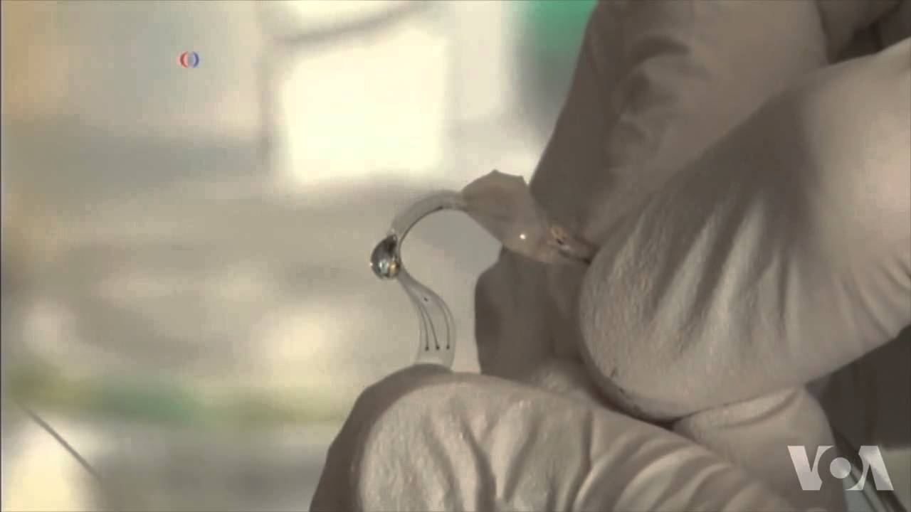 软性脊柱植入物帮助瘫痪肢体恢复行动能力