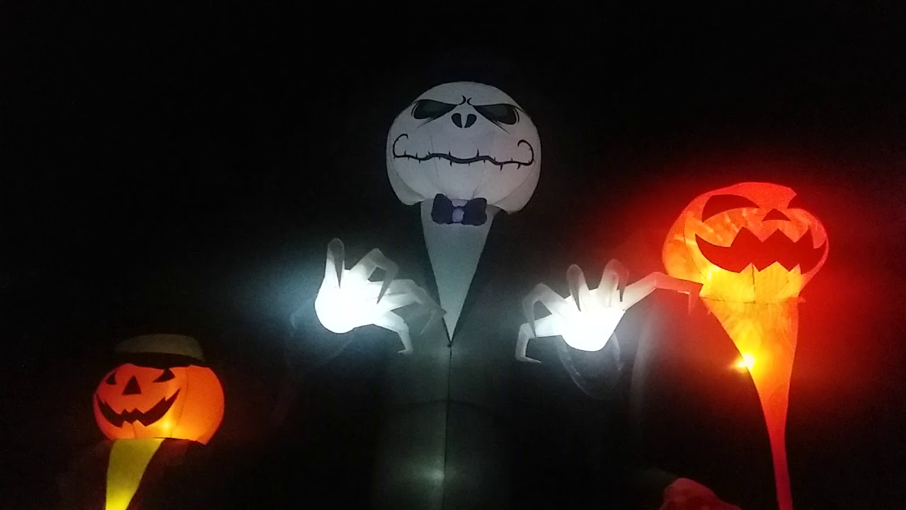 Gemmy 2016 halloween inflatable 16ft pumpkin reaper - YouTube