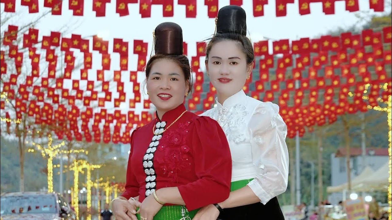 Hội thi múa xòe năm 2026 tại quảng trường thành phố sơn la rất hay pi nong au căn tọn le 