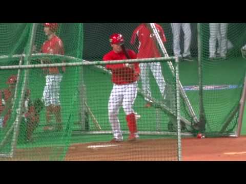 赤松＆堂林 試合前練習 2016年 日本シリーズ 第5戦 広島東洋カープ 札幌ドーム 現地