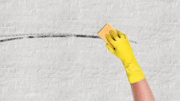 Wie kann ich gestrichene Wände reinigen?