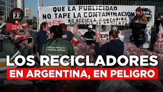 Bajas en el precio del carton amenaza el trabajo de los recicladores en Argentin