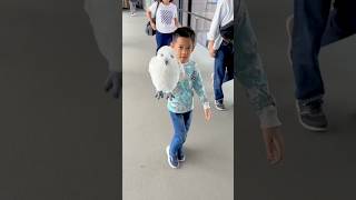 Keizo wasn't allowed to board the plane carrying an owl⁉️