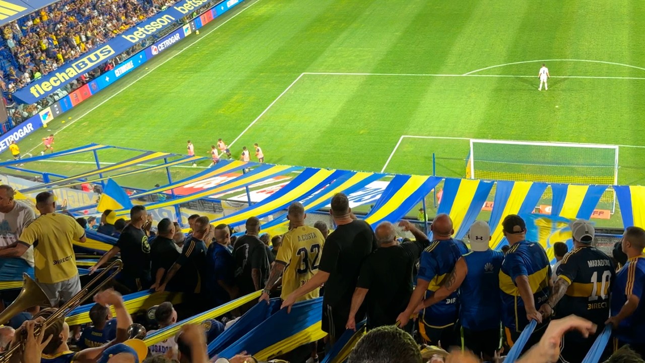 BOCA vs RACING en LA BOMBONERA - CANCIONES DE LA 12