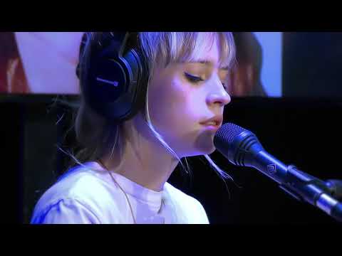 VIDÉO - Angèle interprète "Jalousie" en live sur Europe 1 - VIDÉO - Angèle interprète "Jalousie" en live sur Europe 1