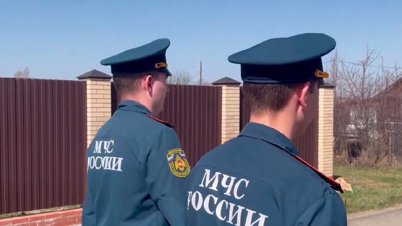 Сотрудники МЧС проводят профилактические рейды по пожарной безопасности среди населения в России