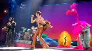 Scissor Sisters - Take your mama out (live at Brit Awards 2005)