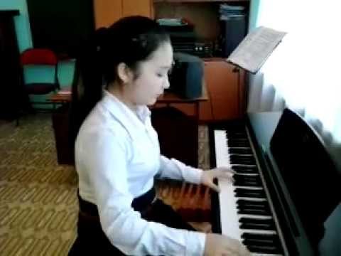 Игра на пианино отличницы