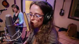 Sallie Ford-  Loneliness Is Power live on Sessions From The Box chords