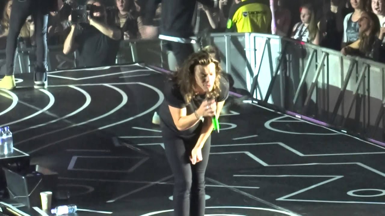 No Control - One Direction live - MEN Arena Manchester 04/10/2015