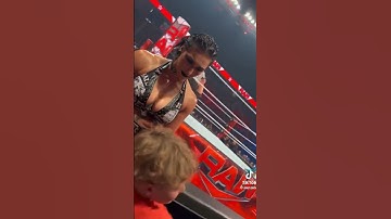 Rhea Ripley traumatizes a young fan || #wwe #rhearipley #wweraw #dominikmysterio
