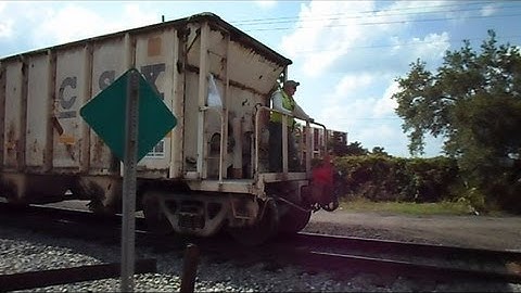 CSX Train Rolls In Reverse Into Lakeland Florida With No Horn