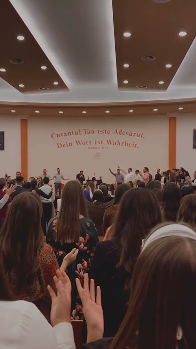 “LIVING HOPE” in Romanian (I’m told)🙌🏼🙌🏼🙌🏼😭