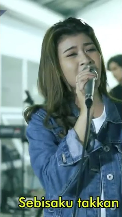 BERTAHAN TERLUKA - FABIO ASHER (LIVE) | COVER  NABILA MAHARANI #shorts