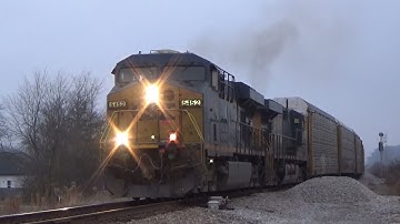 Ex Foamer Unit CSX ES40DC 5452 Leads Automotive/Intermodal I142-03 on 12/4/21