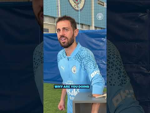 Bernardo versus a Wig | WHAT'S IN THE BOX!? #Halloween Special #ManCity