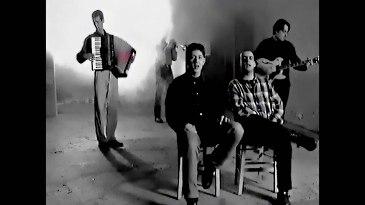 Παίδες...ΕνΤάξει - Για λίγες σταγόνες ευτυχίας (Official Video Clip VHS)