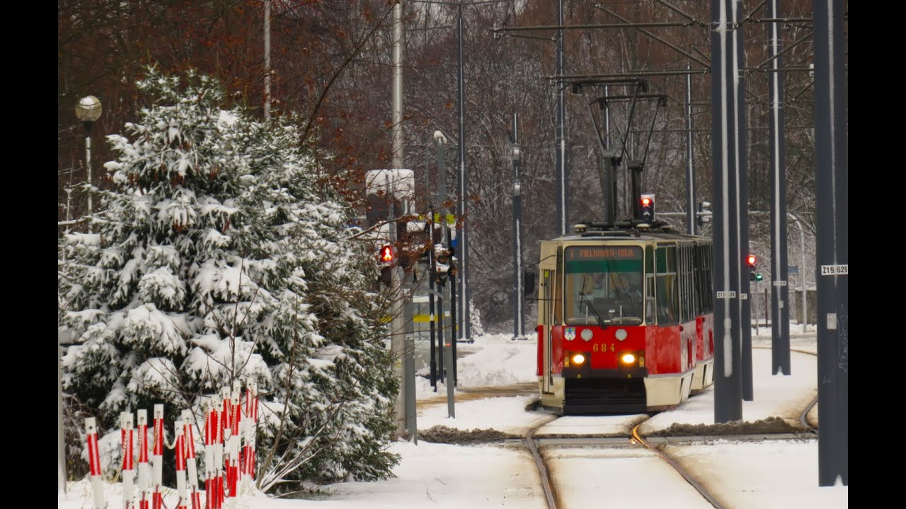 Tramwaje w Częstochowie. Zimowe kontrasty. / Trams in Czestochowa. Winter contrasts.