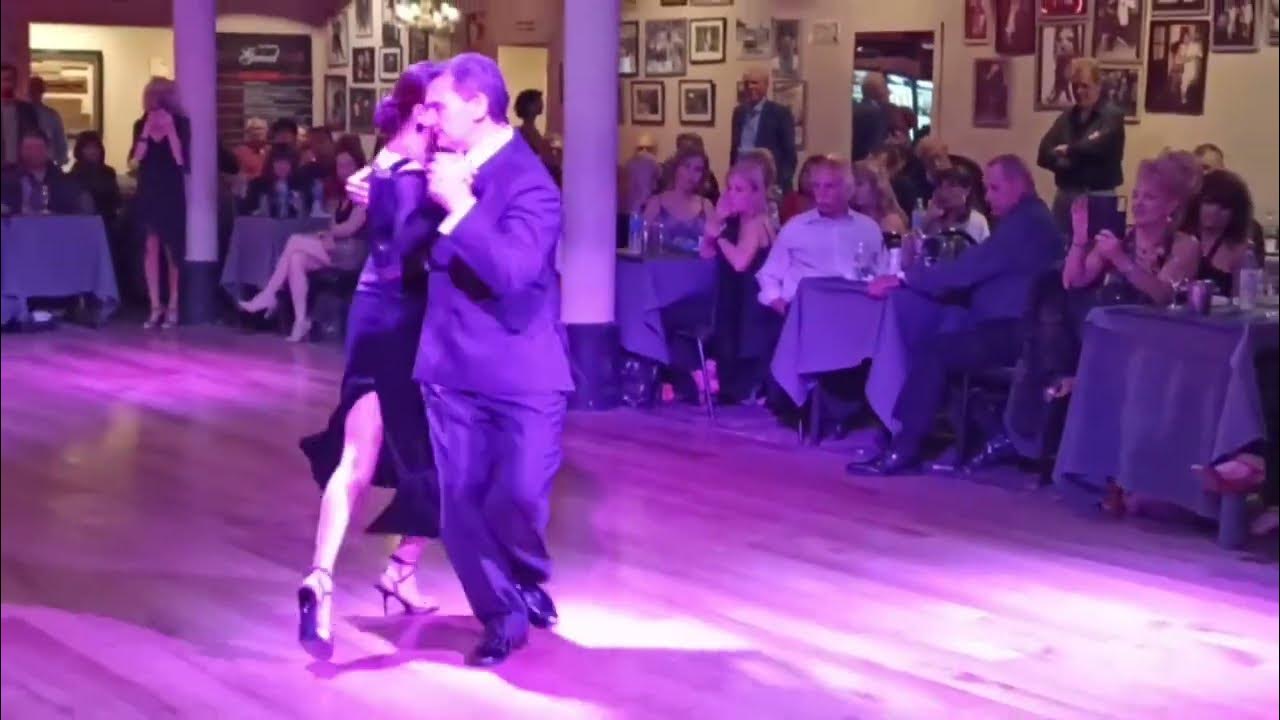 Juan Amaya y Valentina Garnier. Vals "Sin rumbo fijo" Tipica Víctor-Angel Vargas Juan Amaya y Valentina Garnier. Vals "Sin rumbo fijo" Tipica Víctor-Angel Vargas