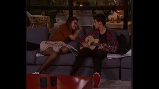 'OT 2017'  Amaia y Alfred se besan a escondidas pero las cámaras les delatan