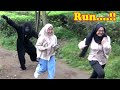 Dikejar-kejar Gorila..!! Video hiburan lucu dan kocak