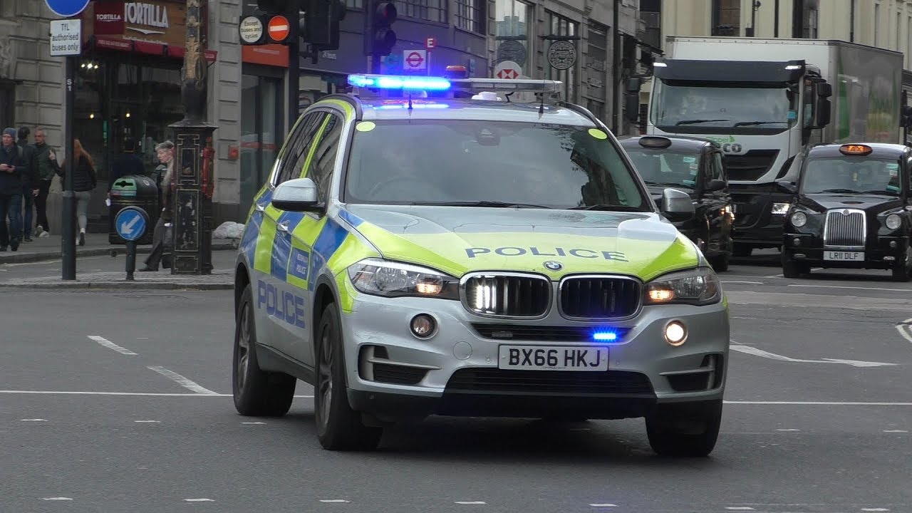 🇬🇧 Collection x18 Police ARV Responding in London with blue lights and siren + Horn