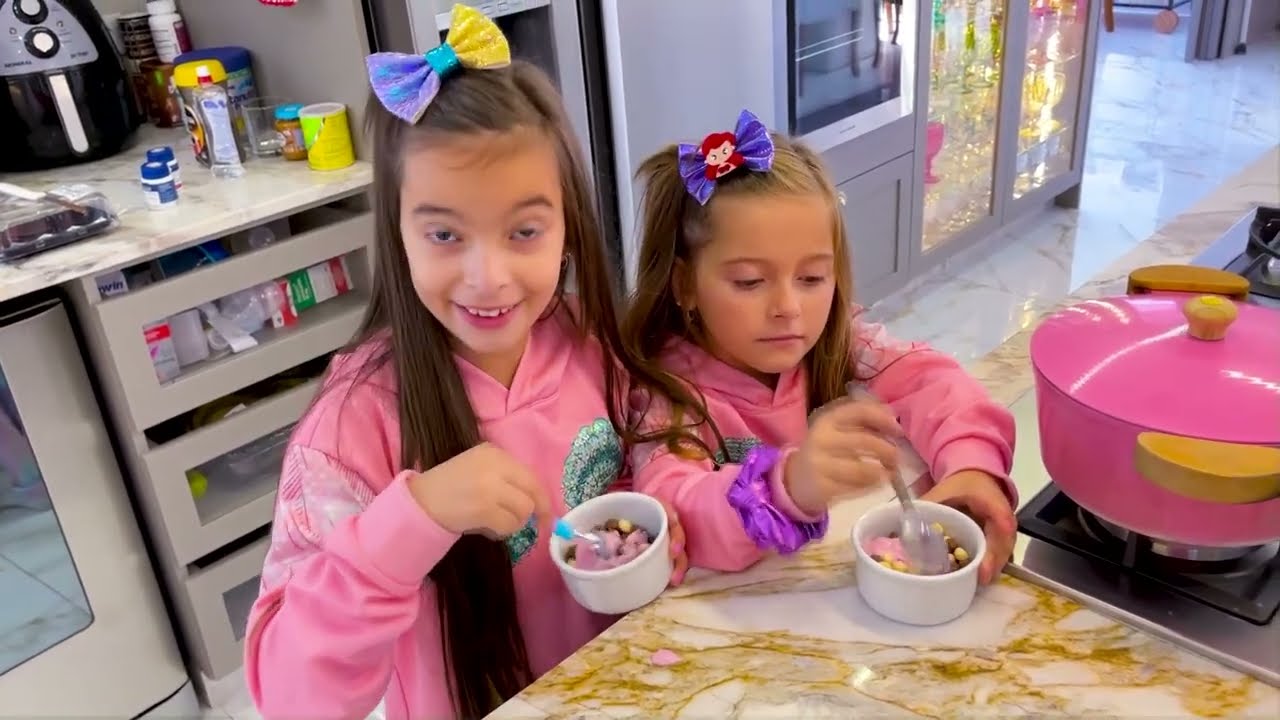 Desafio 24 horas com a perna grudada | Jéssica Godar e Laurinha e Helena e Gabriel