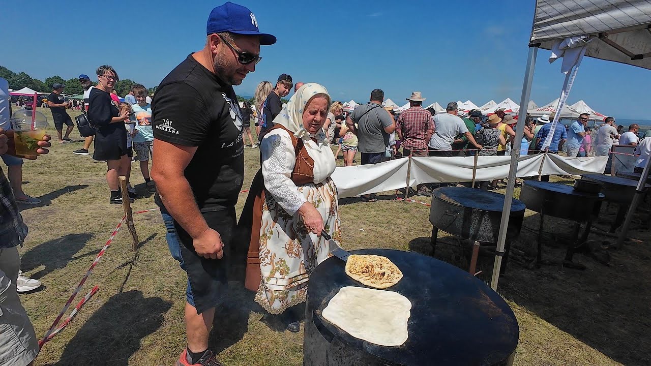 „Zi de sărbătoare pentru comuna Bobâlna. Bunica din Chinteni, alături de noi la Festivalul Plăcintei