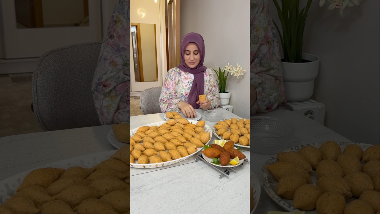 “İçli Köfte” 😋 yapıyorum 🥰. Tarif açıklamada yazıyor 👍#içliköfte
