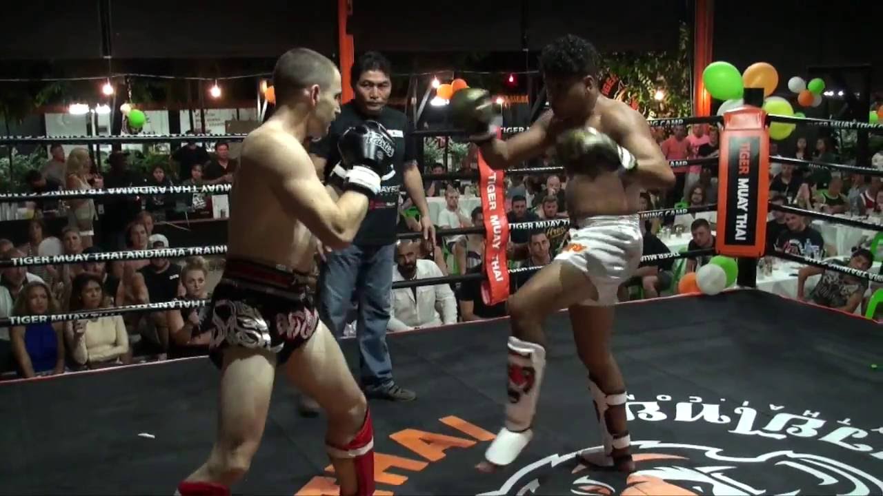 BBQ Beatdown 97: Kieran (South Africa) vs Ouweis (Canada) fighting