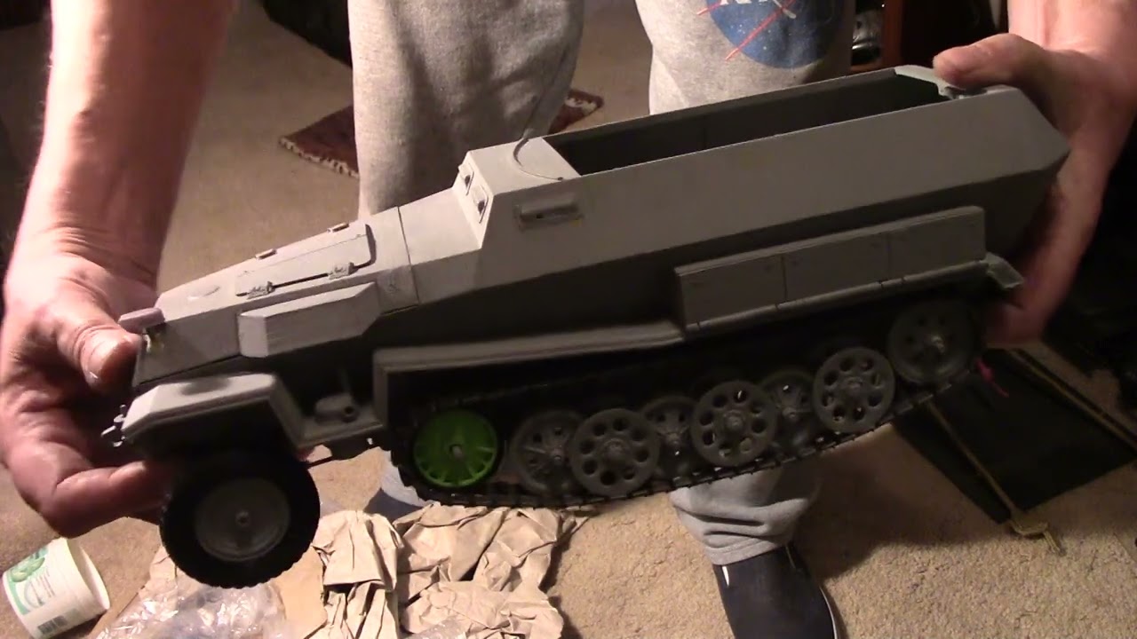 Box Opening, WCP 1/16 RC Sd.Kfz. 251 arrives in the Motor City