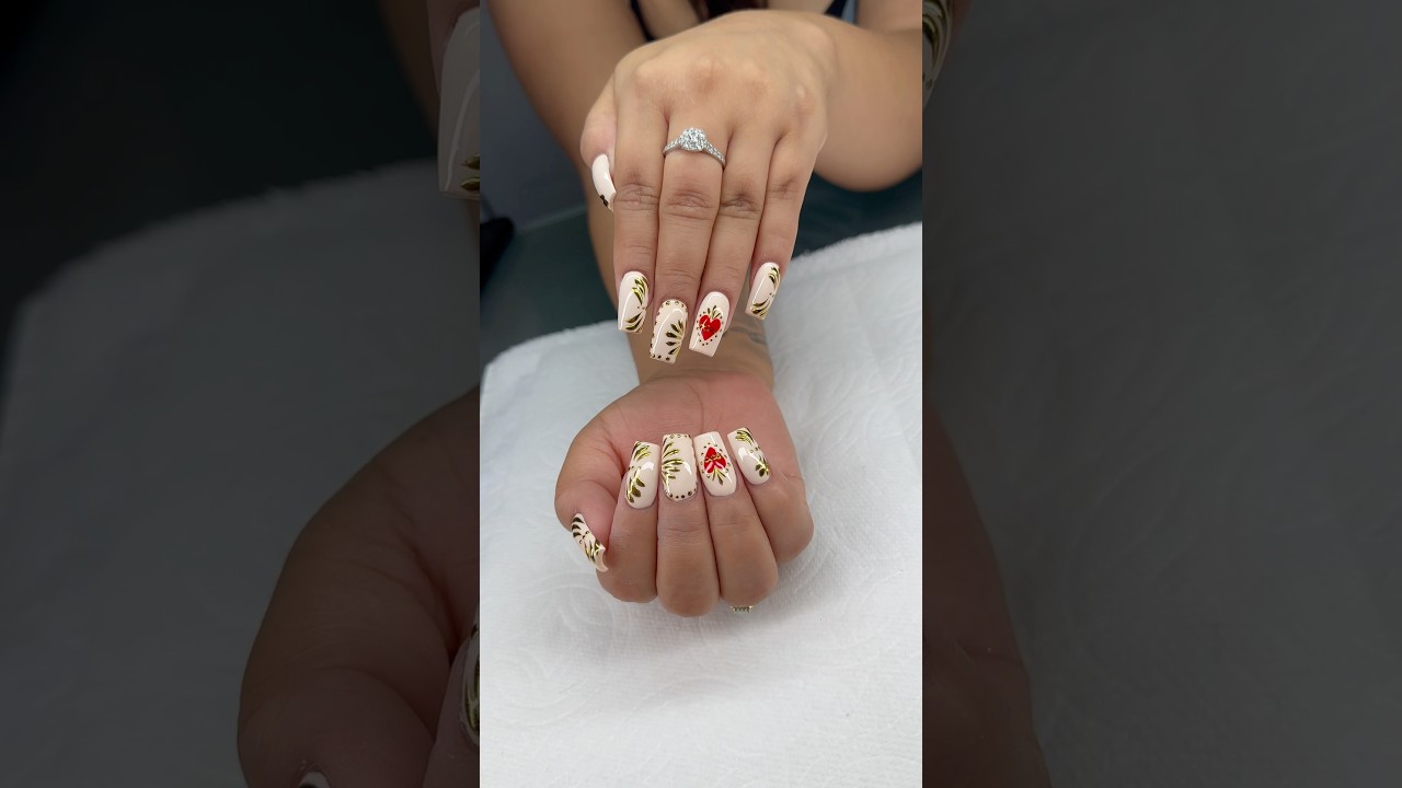 Uñas para el mes patrio 💚🤍❤️