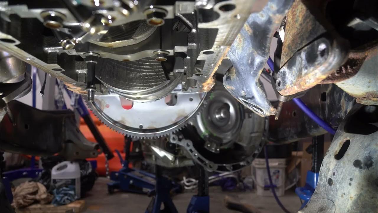 HOW TO CHANGE OIL PAN GASKET 5.7L HEMI - YouTube