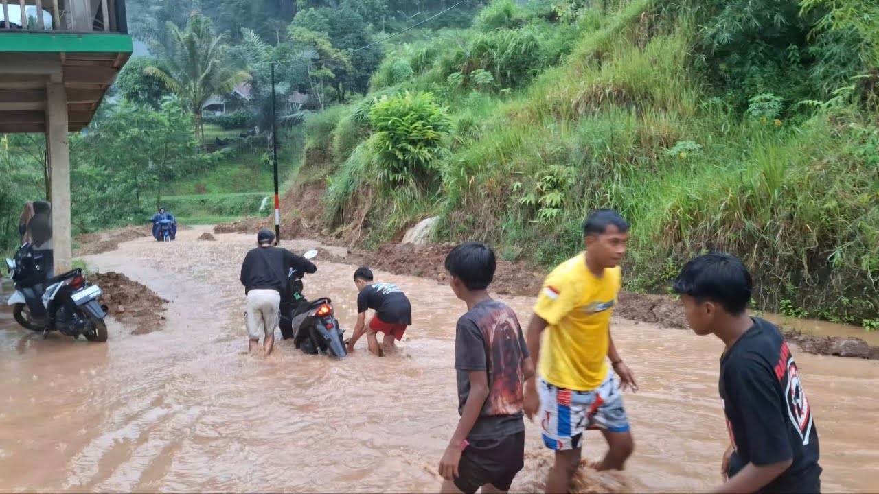 kok Bisa di Kampung Banjir‼️Bersama Petir, Hujan Deras Mengguyur Desa Padasuka Di Jawa Barat Cianjur